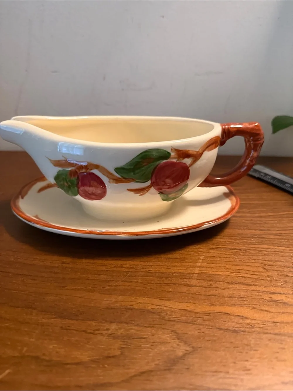 Vintage 1949-1953 Franciscan Apple Gravy Boat With Attached Base Stamped 13750